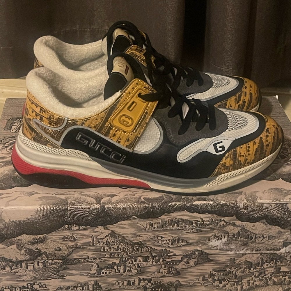 Men GUCCI Ultrapace sneakers